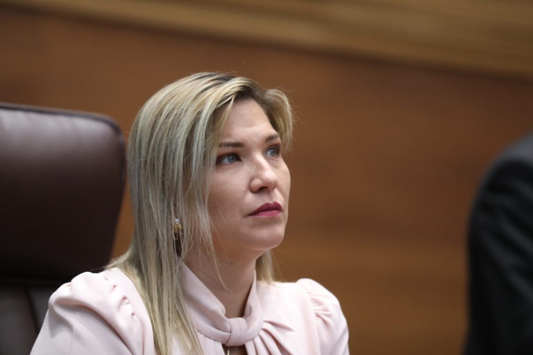 Diputada del PUSC propone prohibir uso de redes sociales a menores de 14 años