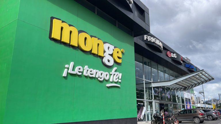 Empleo: Monge anuncia 140 plazas disponibles en todo el país