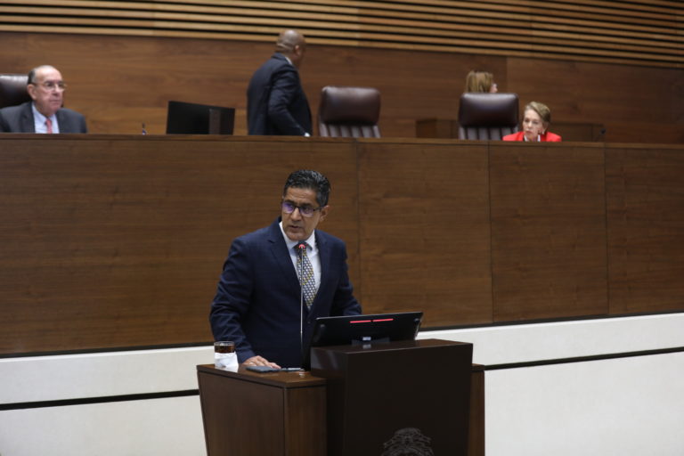 Superávit primario al primer trimestre del año fue de 0,7% del PIB