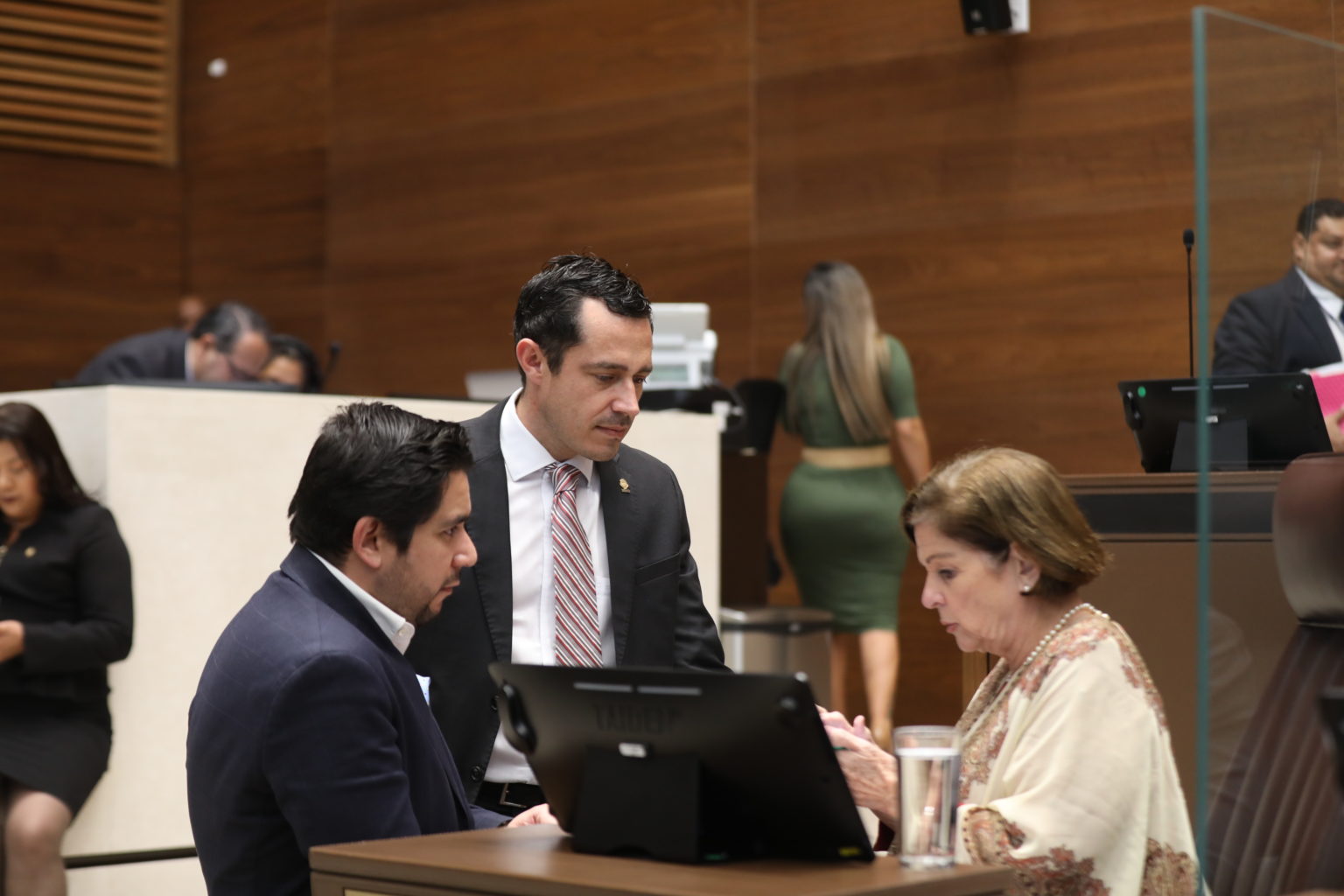 Imagen principal del artículo: Pilar saca el facturero, Morales decide hablar