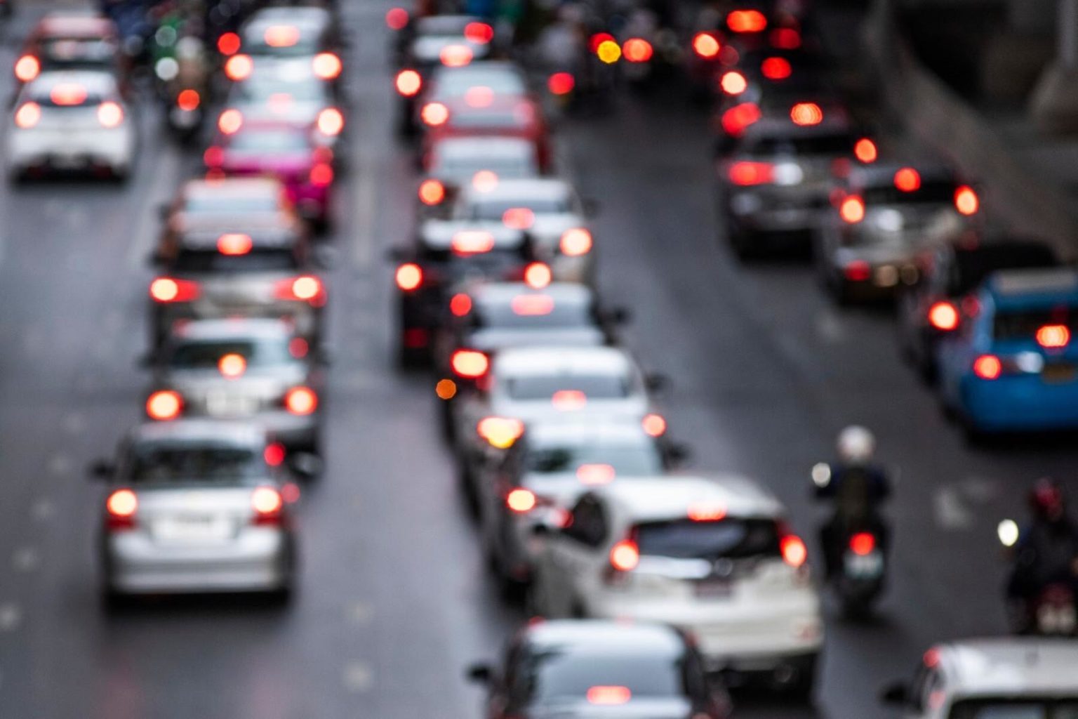 Imagen principal del artículo: Costa Rica presenta sus metas para bajar las emisiones del sector transportes, su área más contaminante