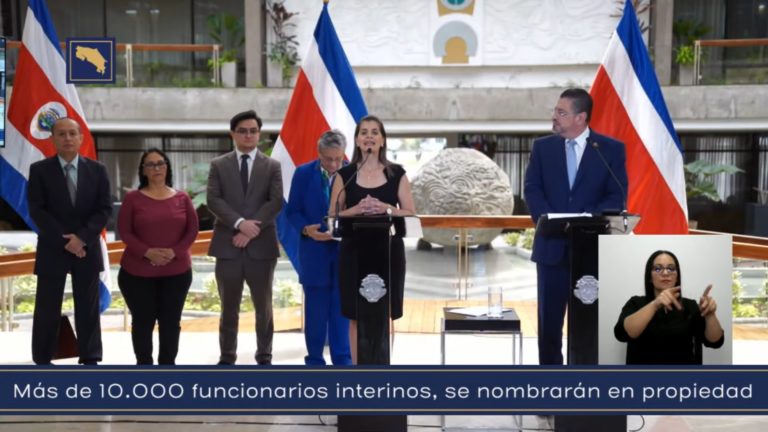 Gobierno anuncia 10 mil nombramientos en propiedad para funcionarios interinos