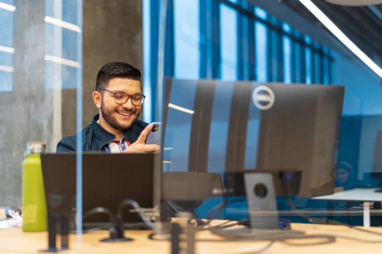 IBM y CINDE ofrecen cursos gratuitos para formación en IA, ciberseguridad, desarrollo web y más