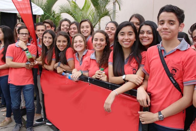 CEDES Don Bosco le invita a ser contribuyente de su programa de becas