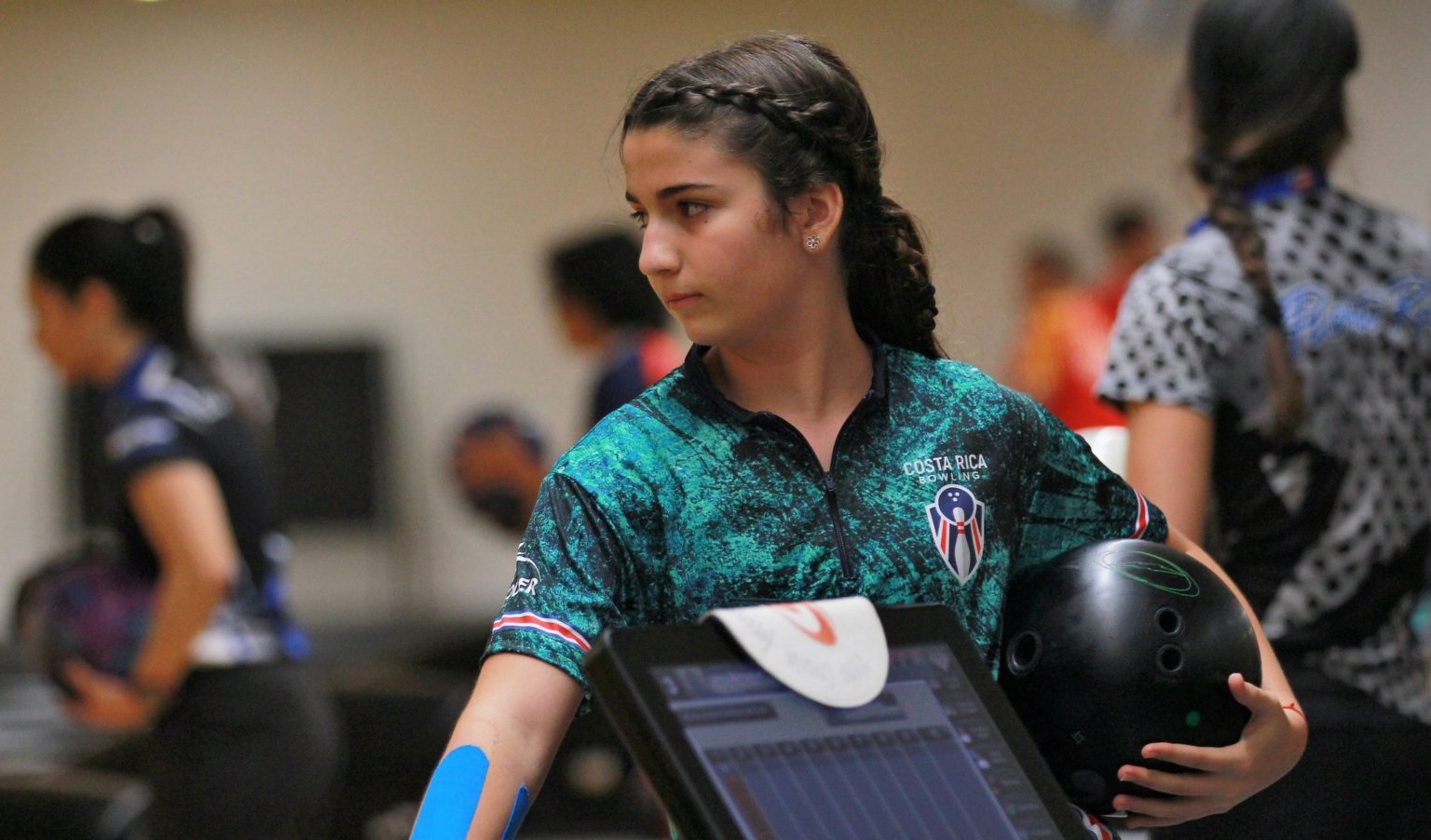 Imagen principal del artículo: Tica Elena Weinstok se proclama campeona iberoamericana U-21 de boliche