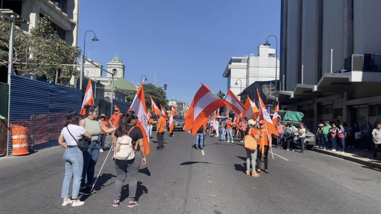 Sindicato de Educadores se manifiesta por incumplimiento de ajuste salarial en el Magisterio Nacional