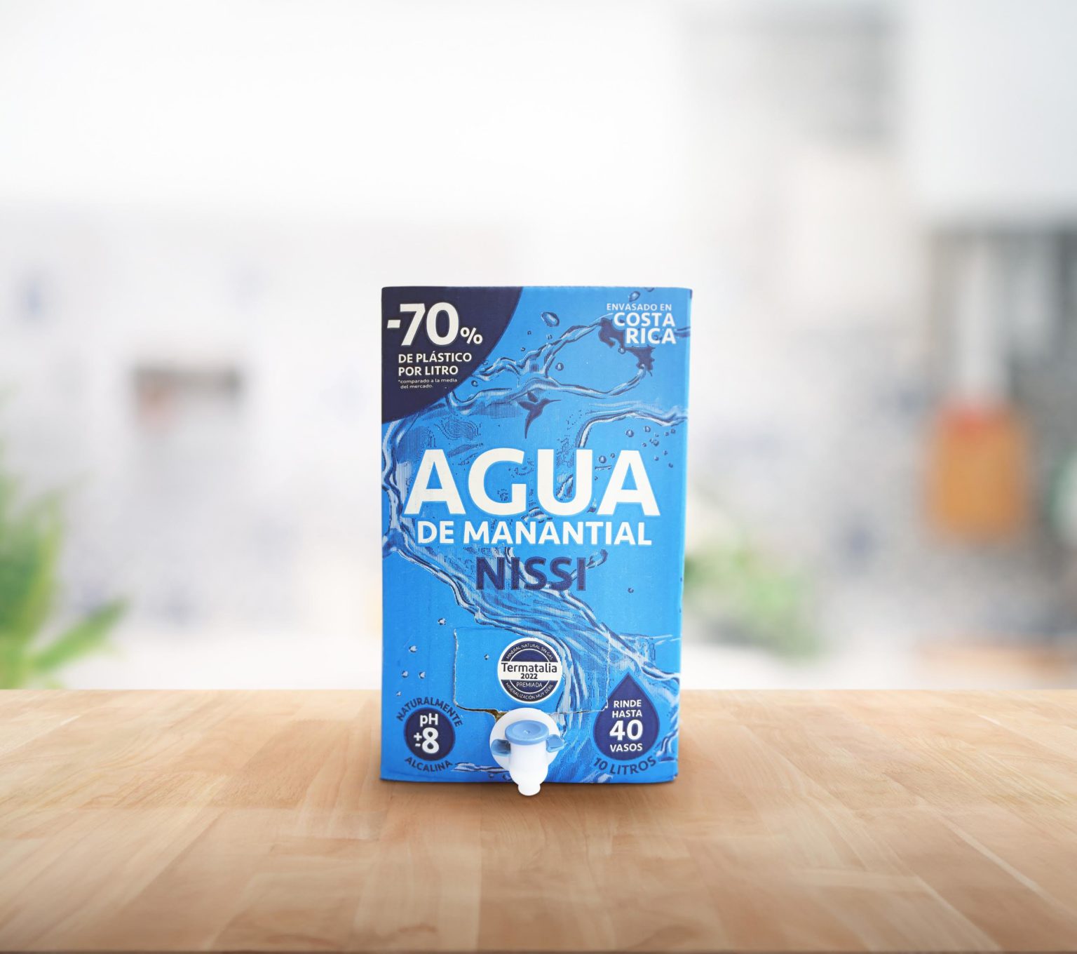 Imagen principal del artículo: NISSI apuesta por la innovación sostenible con presentación de agua de manantial en envase de cartón de 10 litros