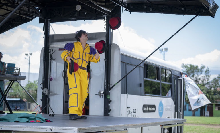 El Bus de las Artes de la UCR celebra cinco años de recorrer las comunidades del país