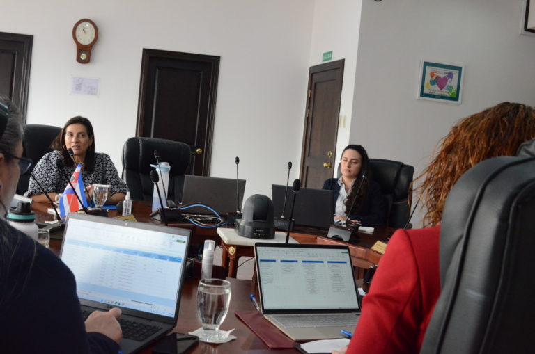 Caja y especialistas alcanzan acuerdo... Rolando Araya genera otro momento viral