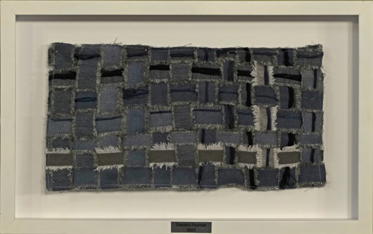 Exposición de arte textil "Hilando Tramas II" estará en la UCR hasta el 10 de mayo