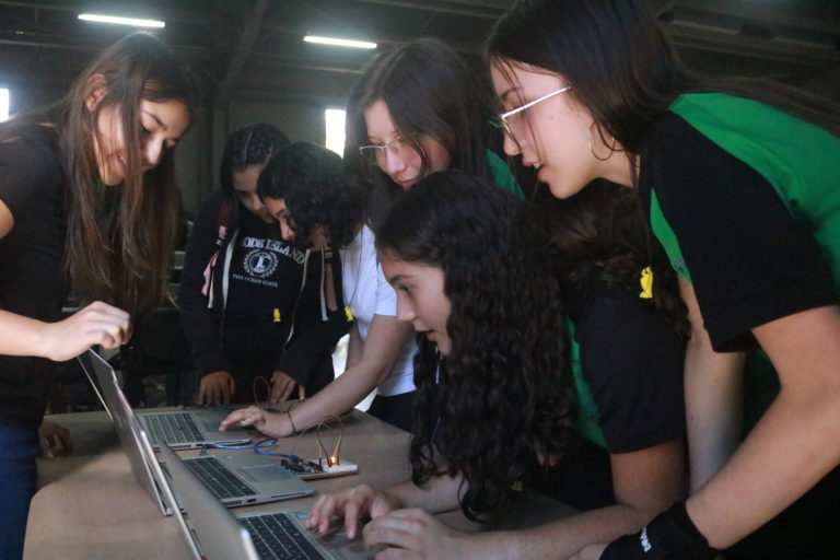 RALLY STEAM impulsó empoderamiento femenino en Desamparados