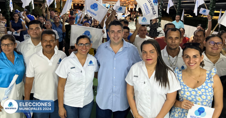 Un alcalde latin fresh y un par de pedradas al más alto de los diputados