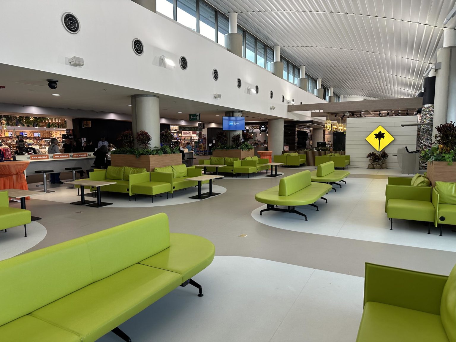 Imagen principal del artículo: Alajuela brilla en el Aeropuerto Internacional Juan Santamaría con apertura de una sala en su honor
