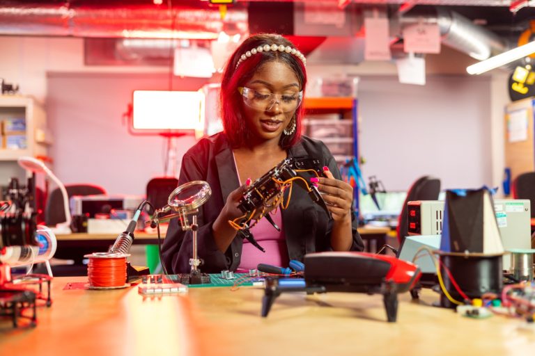 Empoderando a las mujeres en tecnología