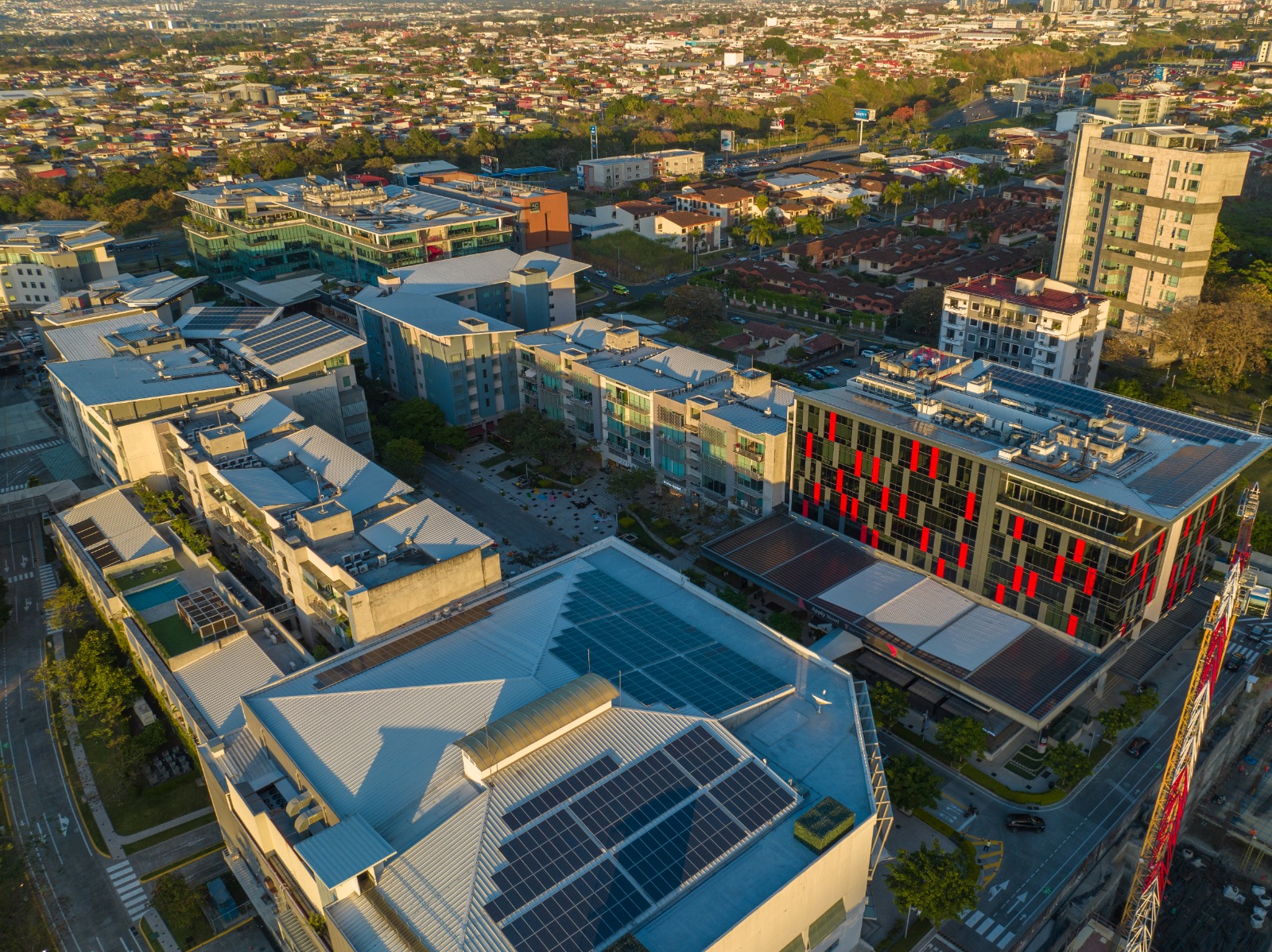 Imagen principal del artículo: Chilling Sunsets llegan a Avenida Escazú para disfrutar las tardes de verano en comunidad
