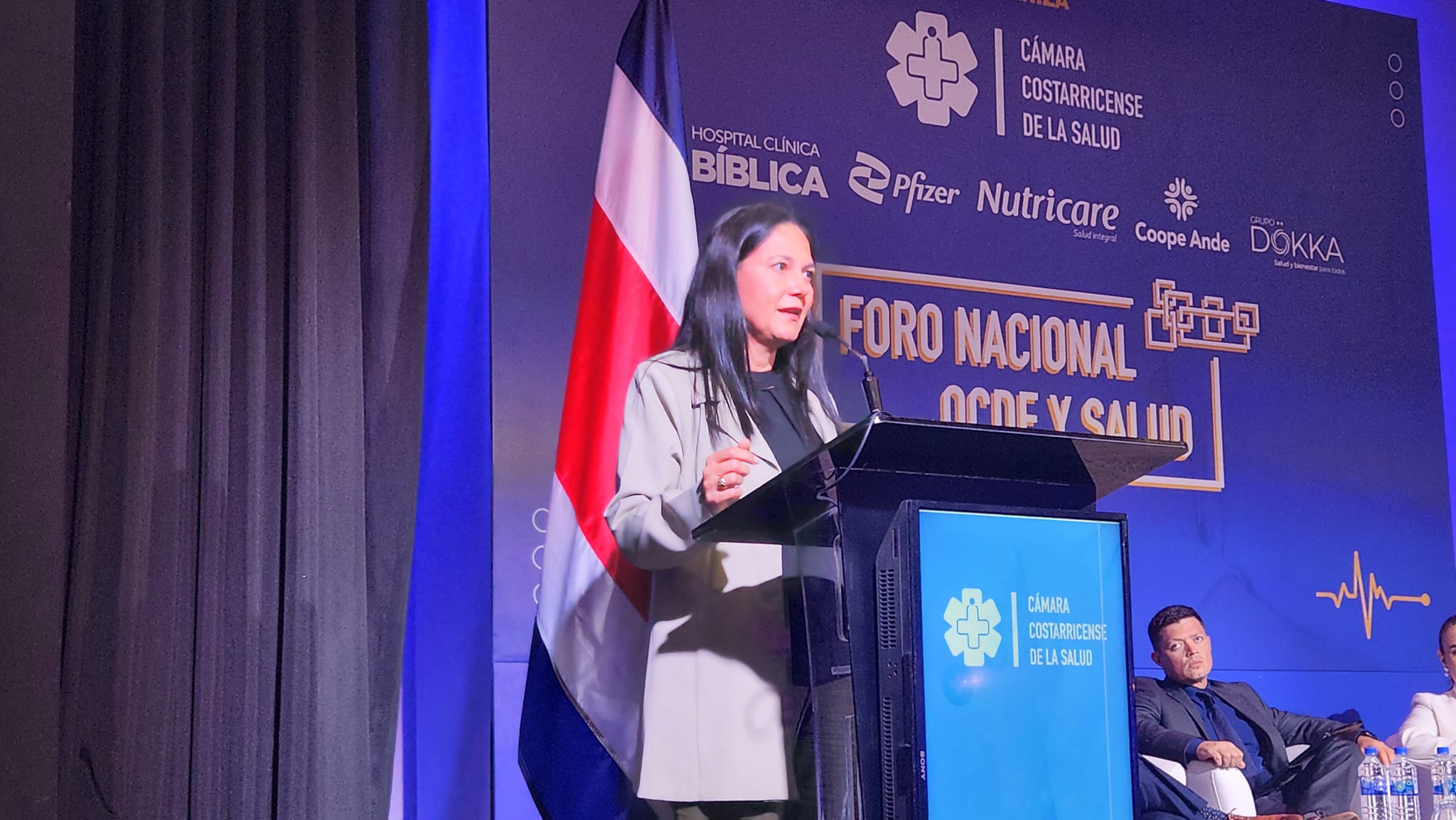 Imagen principal del artículo: Sector público y privado se une para buscar soluciones y fortalecer el sistema de salud