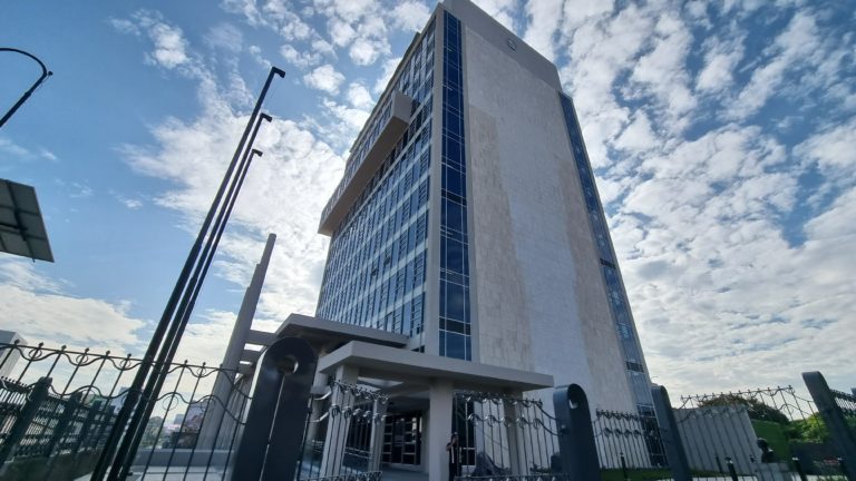 CCSS avala reforma a reglamento de condonación de cargas sociales para patronos y trabajadores independientes morosos