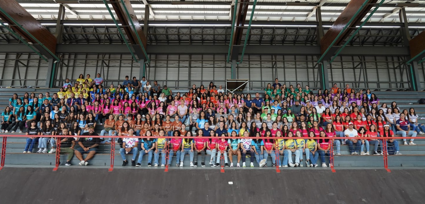Imagen principal del artículo: Rexona organiza torneo de fútbol femenino en Costa Rica para empoderar a mujeres jóvenes