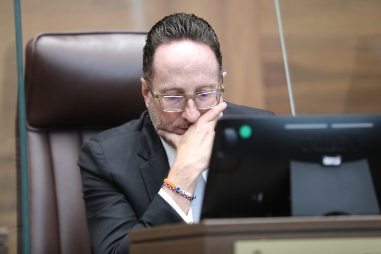 Asambleístas del PLP renuncian al partido por "concentración de poder" en figura de Eliécer Feinzaig