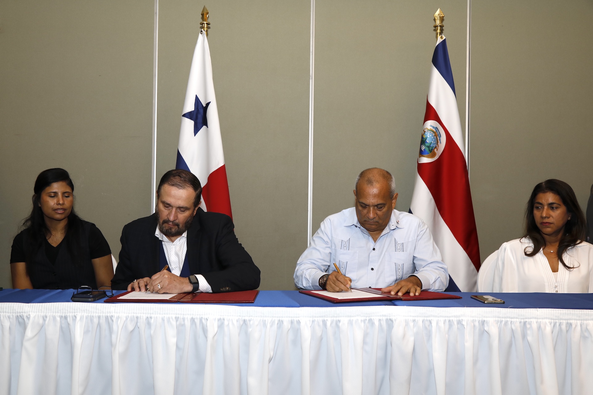Imagen principal del artículo: Costa Rica y Panamá respaldan herramienta de planificación de recursos hídricos en Cuenca del Sixaola