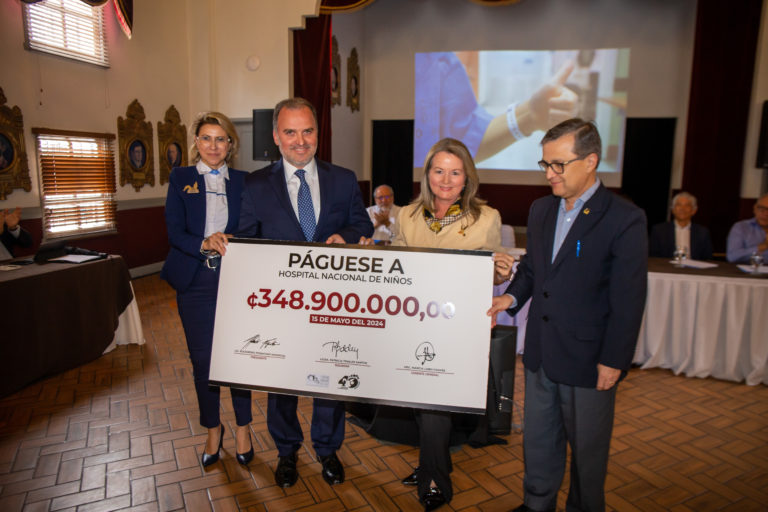 Parque Diversiones dona ₡348,9 millones al Hospital Nacional de Niños resultado de su operación en el año 2023