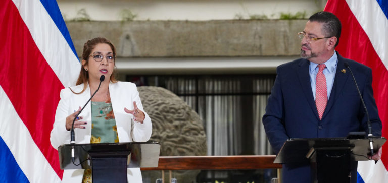 Rodrigo Chaves y Mary Munive atacan al Poder Judicial tras allanamientos por cierre ilegal de Parque Viva