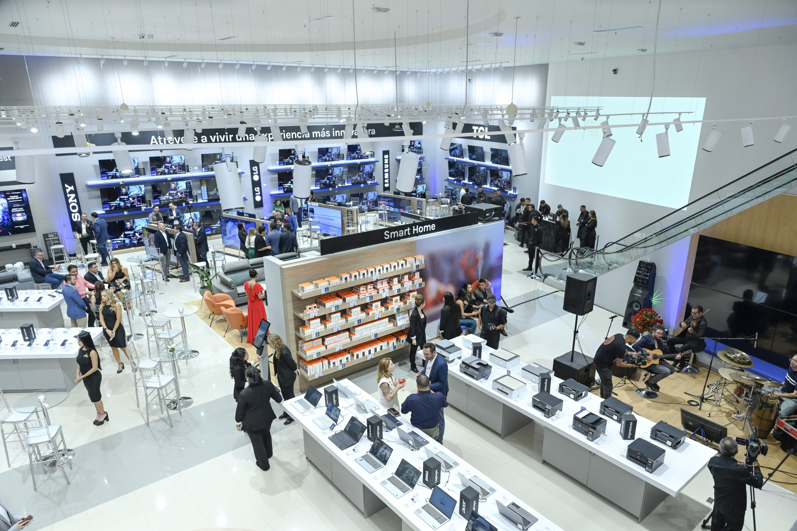 Imagen principal del artículo: Para celebrar su 50 aniversario, Gollo sortea más de ₡70 millones entre sus clientes