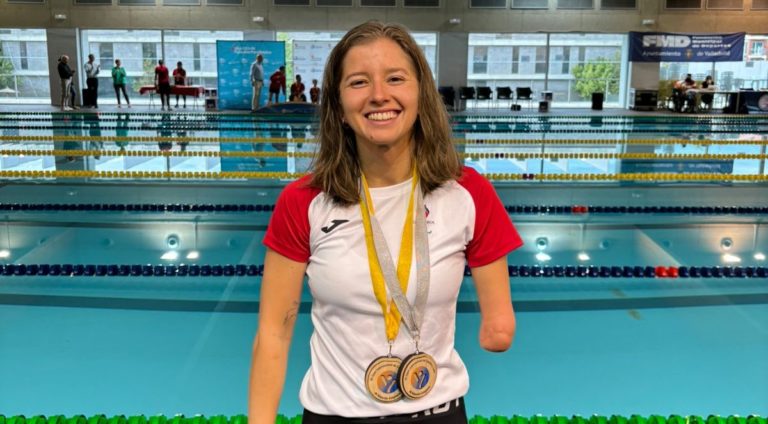 Paranadadora tica Camila Haase conquista 4 medallas en el Open Internacional de Castilla y León 2024