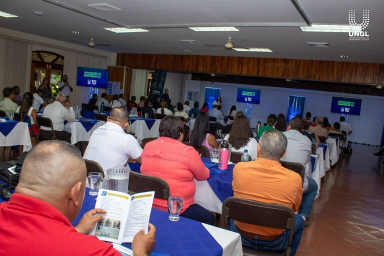 Más de 600 autoridades municipales se capacitan en gestión de red vial cantonal y carrera administrativa