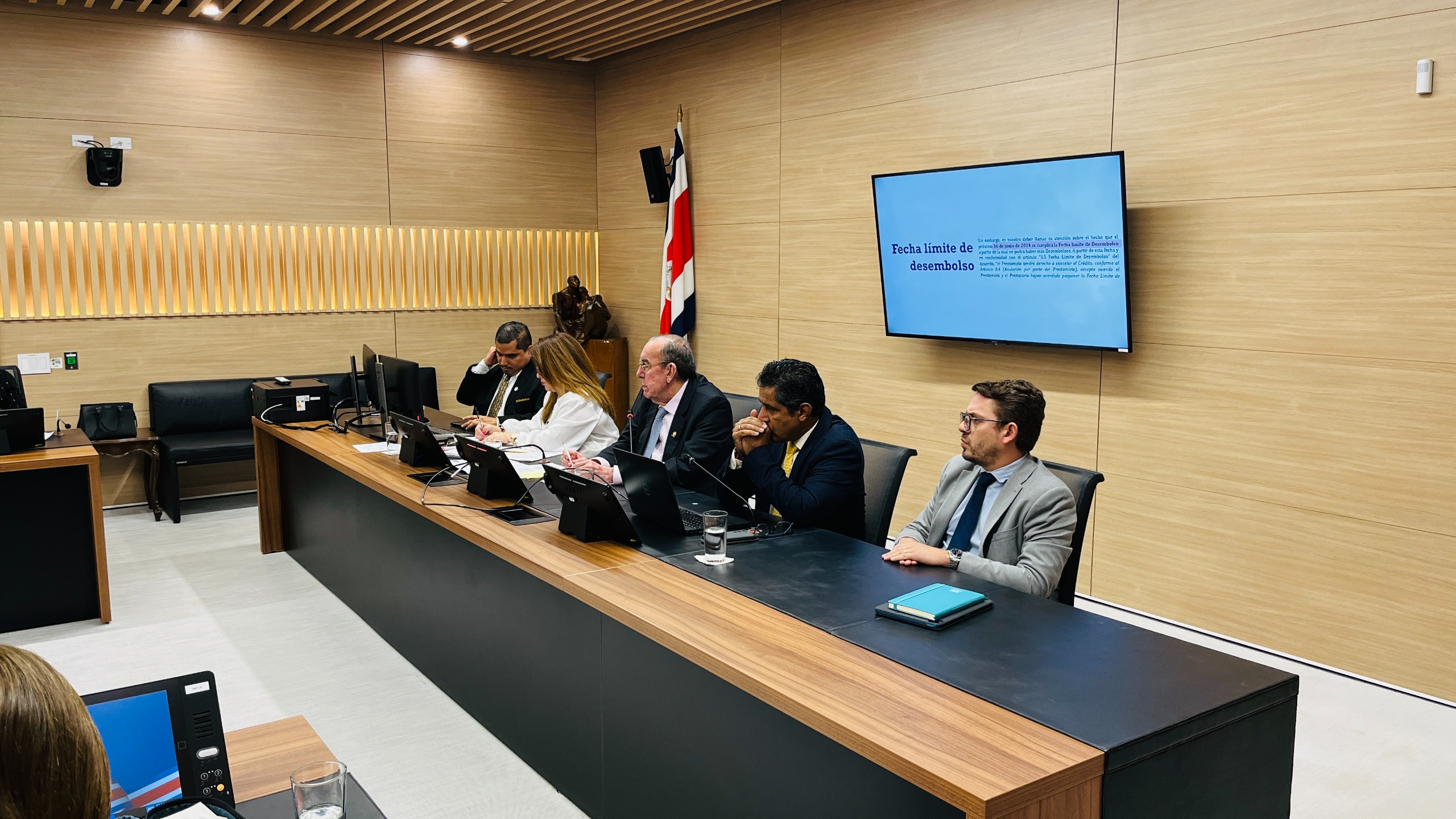 Imagen principal del artículo: Hacienda no enviará créditos de apoyo presupuestario con el 10% de pago a la deuda del Estado con la CCSS