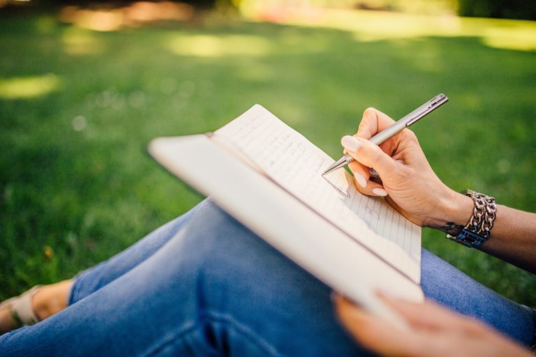 Abren periodo de inscripción para concurso de literatura 'UNA Palabra'