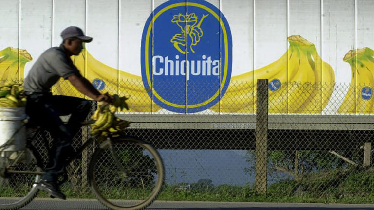 Jurado estadounidense condena a United Fruit Company por financiar grupo paramilitar en Colombia