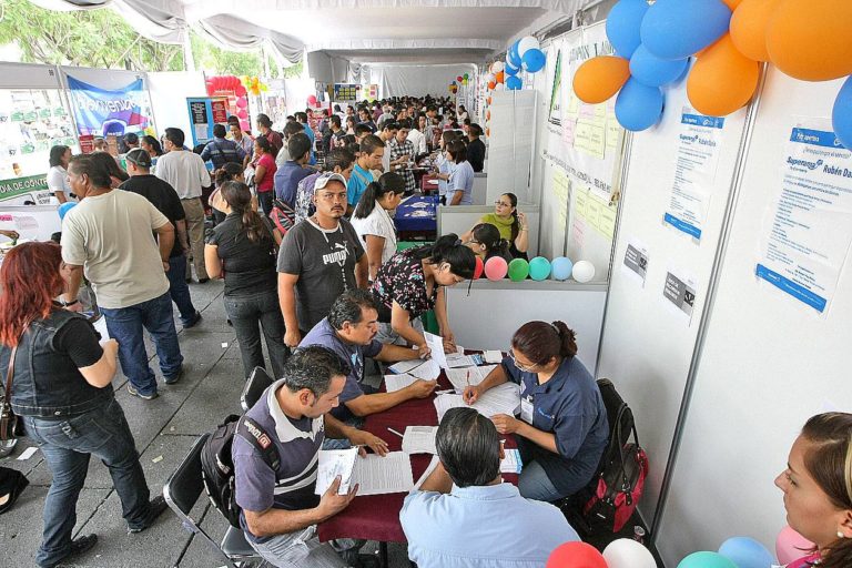 Feria de empleo en la Antigua Aduana tendrá más de 2100 vacantes disponibles