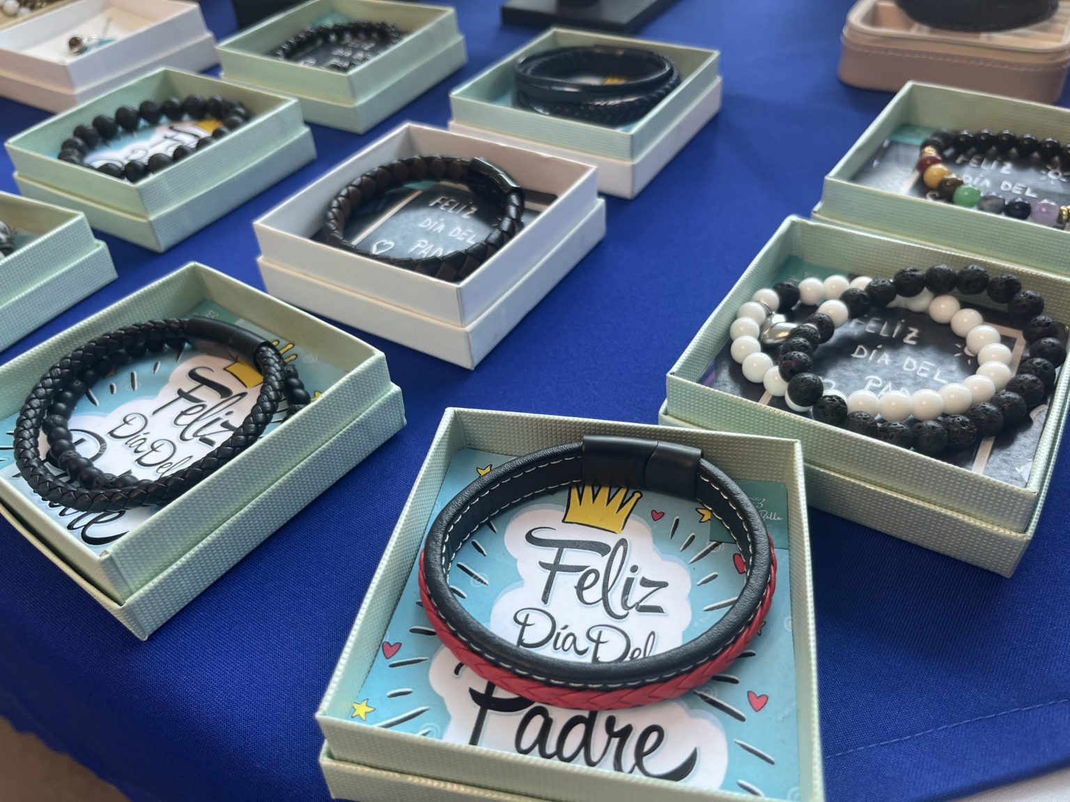 Imagen principal del artículo: Coopecaja organiza feria de mujeres emprendedoras para el Día del Padre