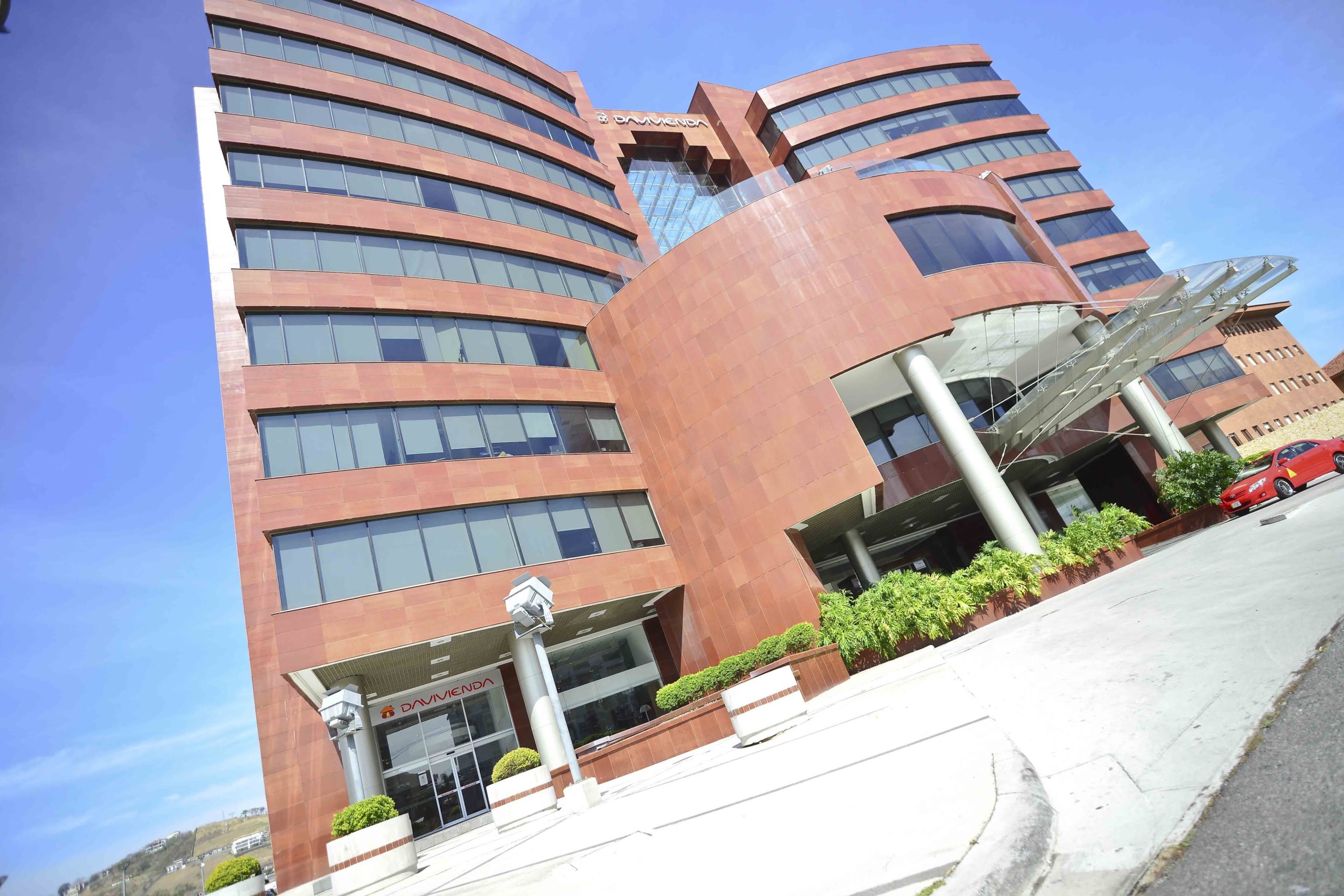 Imagen principal del artículo: Davivienda invita a meterle un gol a sus metas con ofertas diferenciadas en productos financieros