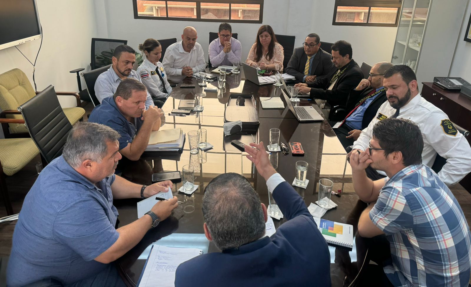 Imagen principal del artículo: MOPT y oficiales de tránsito llegan a acuerdo tras denuncias de malas condiciones