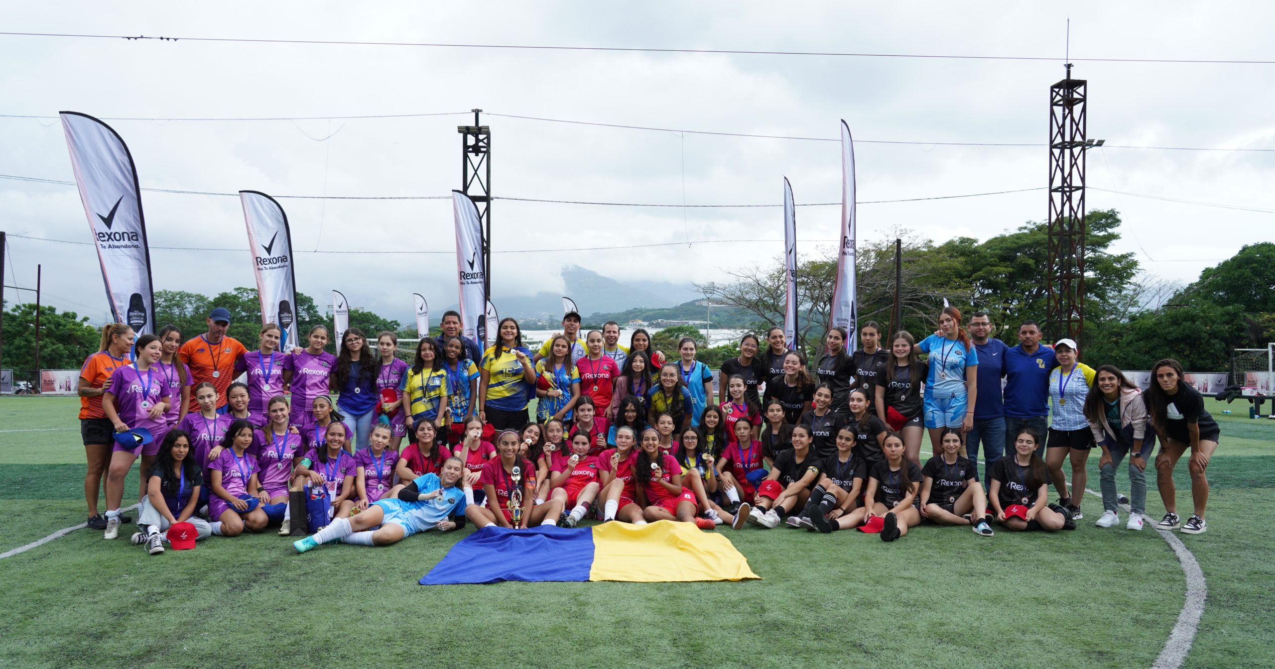Imagen principal del artículo: Torneo de fútbol femenino de Rexona empoderó a más de 350 mujeres jóvenes de Costa Rica