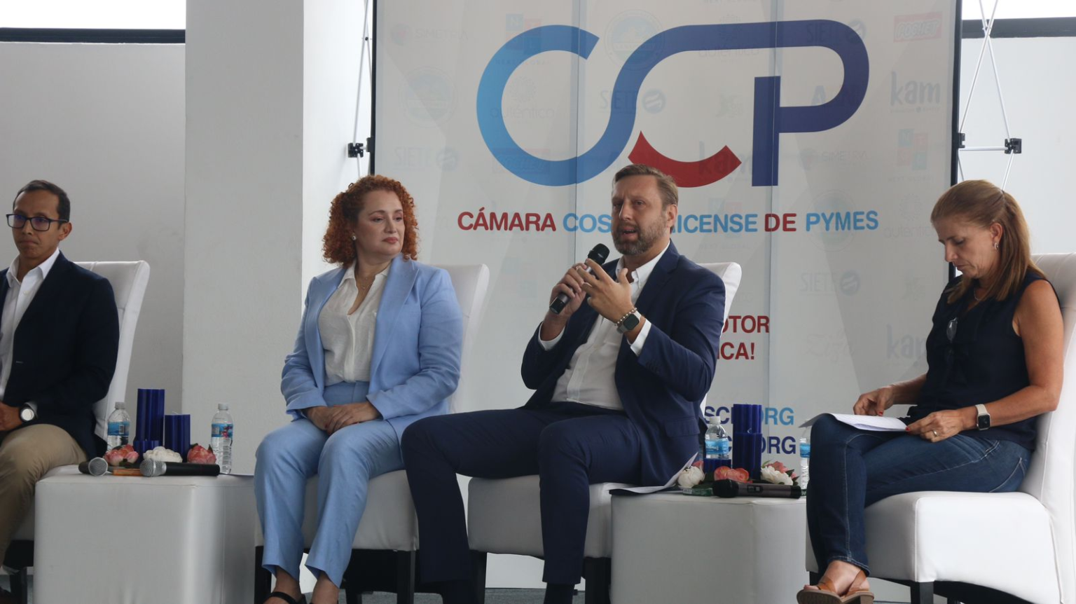 Imagen principal del artículo: Pymes conversan sobre sus historias, retos y oportunidades
