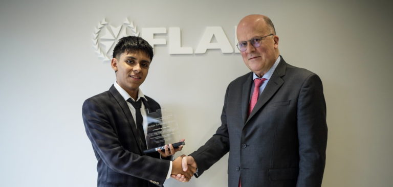 Costarricense Sebastián Fernández ganó la III edición del concurso de ensayo del FLAR