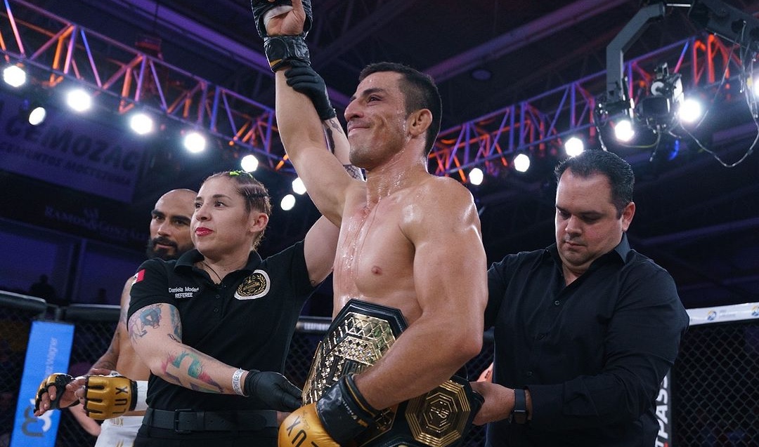 Imagen principal del artículo: Tico Edgar Delgado derrota a expeleador mexicano de la UFC y retiene su título de LUX Fight League