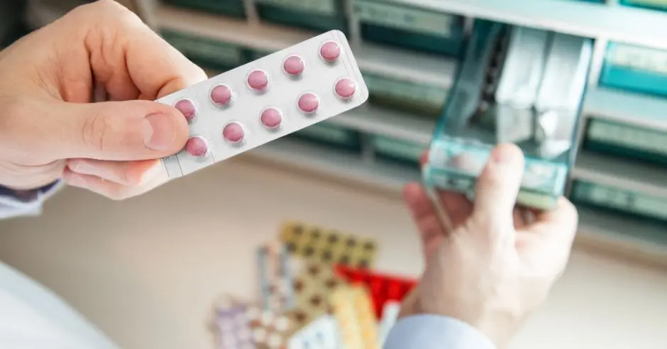 Imagen principal del artículo: Colegio de Farmacéuticos da consejos claves para personas que van a hacer la romería