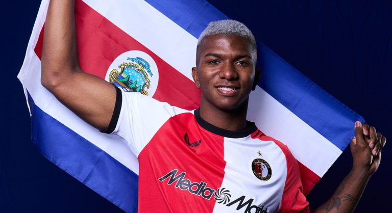 Futbolista costarricense Jeyland Mitchell fue fichado por el Feyenoord Rotterdam de Países Bajos