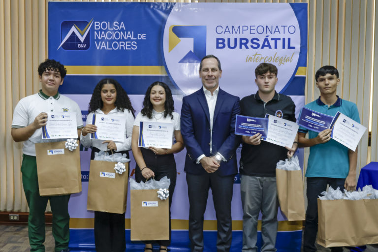Estudiantes de colegios técnicos profesionales ganaron el Campeonato Intercolegial bursátil 2024