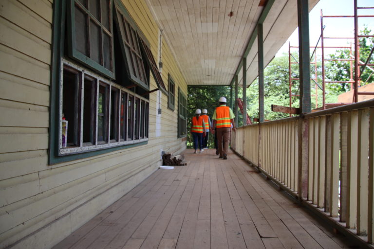 Restauración de la antigua casona de Hacienda San Luis en Cañas avanza para beneficio educativo