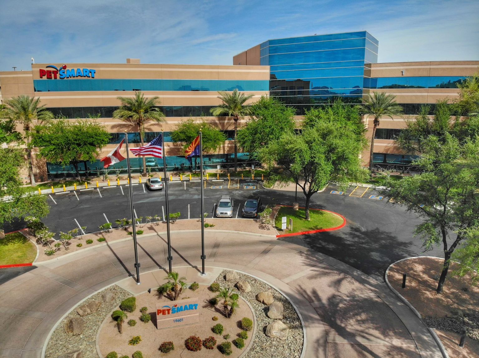 Imagen principal del artículo: PetSmart inaugura nuevo centro tecnológico en el país