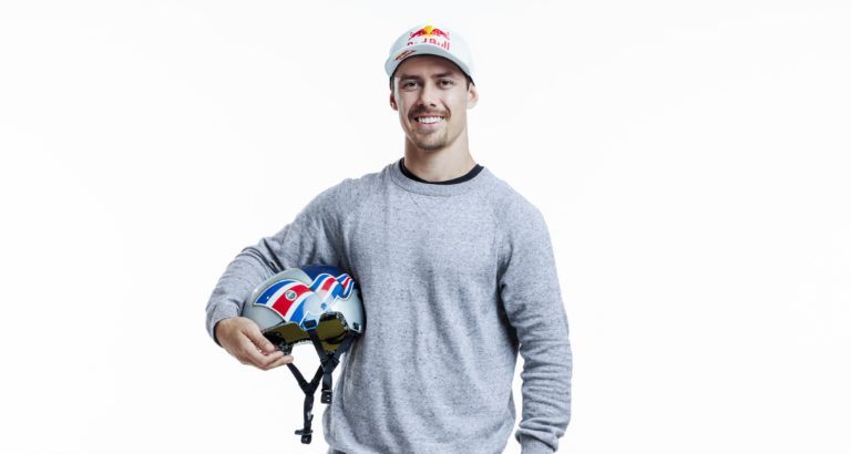 Kenneth Tencio celebrará el Día del BMX realizando trucos sobre un camión en movimiento
