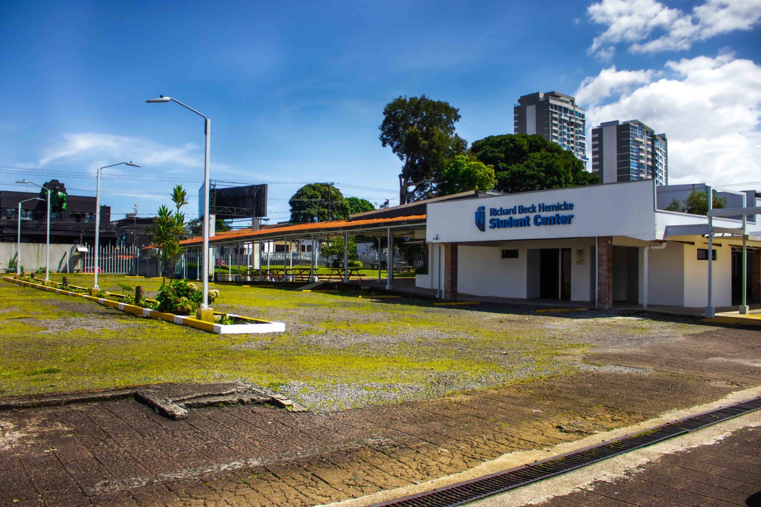 Imagen principal del artículo: Universidad CENFOTEC amplía su oferta con nuevos técnicos para adaptarse a la digitalización empresarial