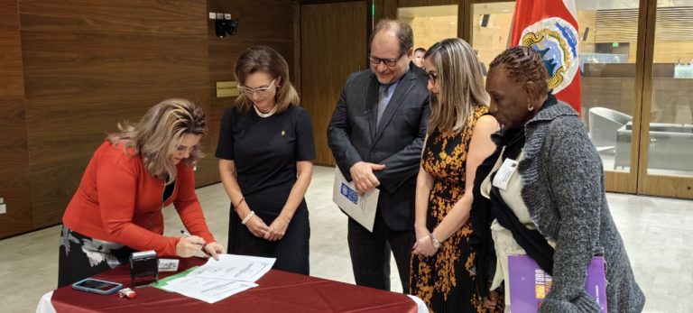 Diputada del PLP presenta proyecto para reducir brecha de género en actividades agro y de conservación