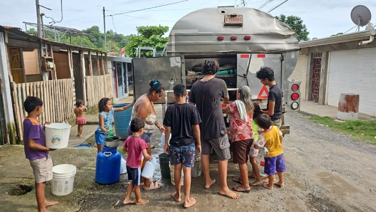 Persiste emergencia en Puntarenas: nivel de fungicida en el agua es 2.7 millones de veces superior al permitido