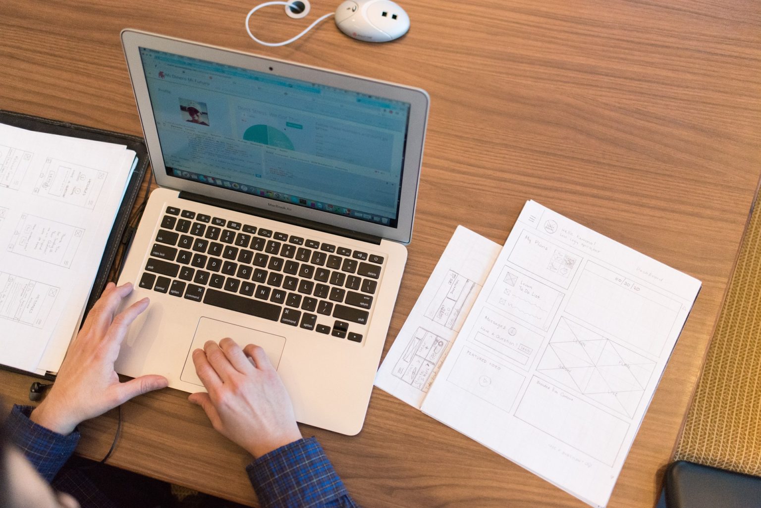Imagen principal del artículo: UNA abre matrícula para 15 cursos participativos virtuales este 17 de julio